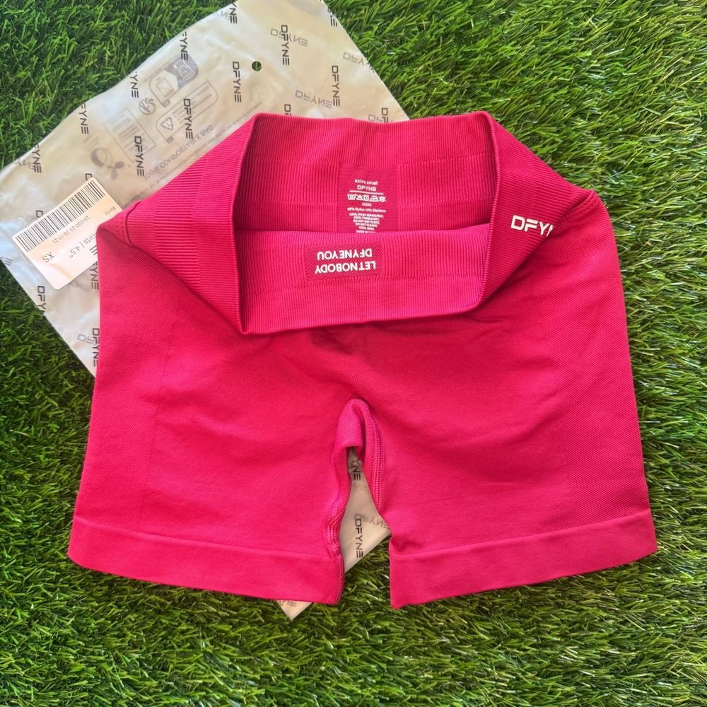 Dfyne impact shorts 4.5" berry extra small - Picture 3 of 4